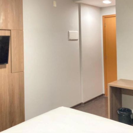 克里斯蒂亚诺马查多酒店 贝洛哈里桑塔 外观 照片